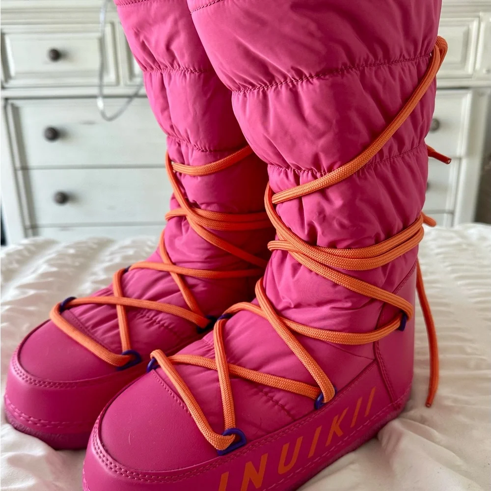 Inuikii Pink Snow Boots with Pink with Orange Laces womens sz 7.5 (38) NWOT